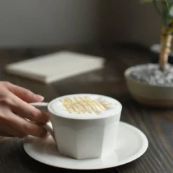OCT cup & saucer 300ml / 10oz